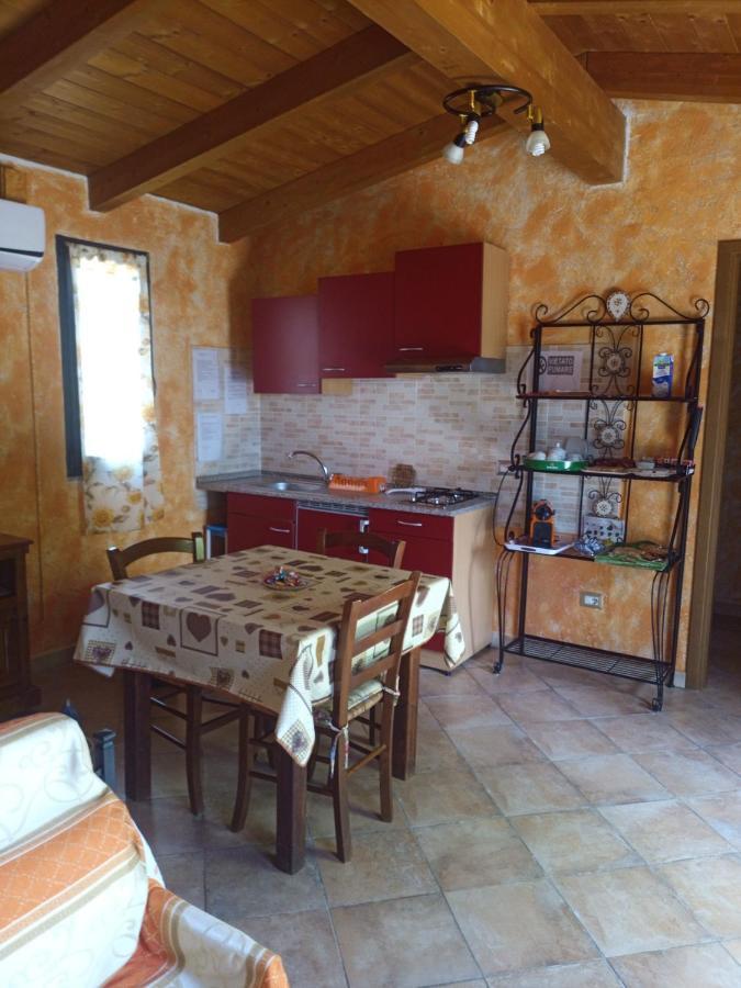 Appartamento Il Salice Casa Minnina Bagian luar foto