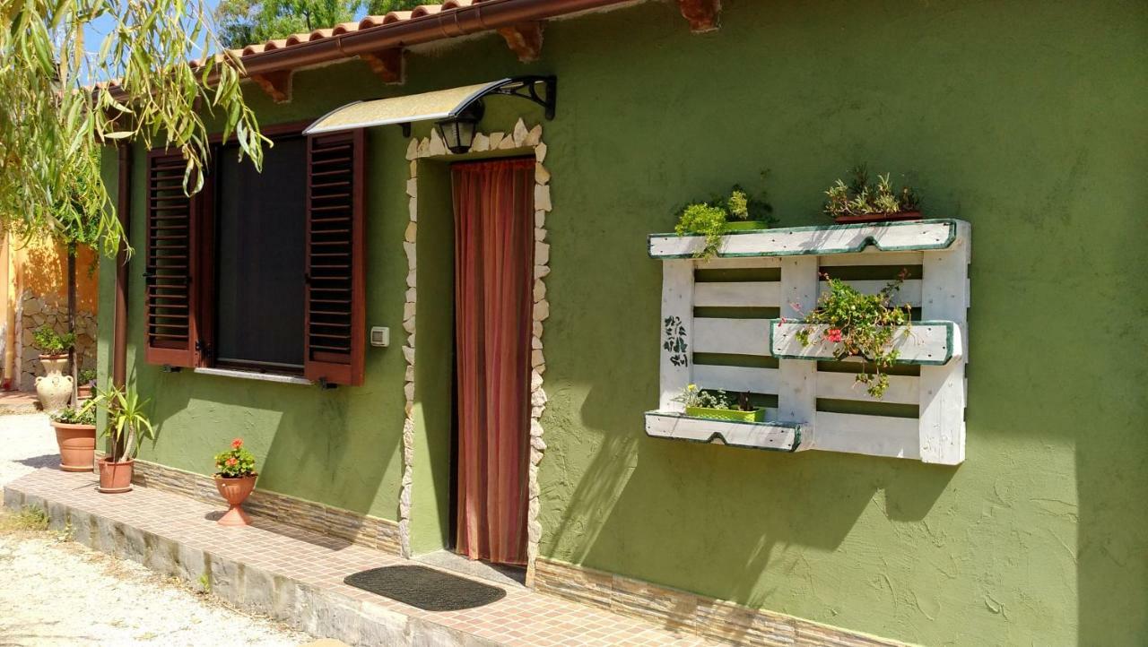 Appartamento Il Salice Casa Minnina Bagian luar foto
